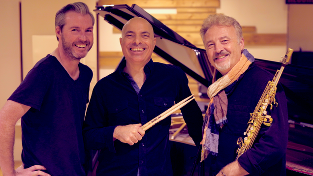 Lighthouse-Trio-2000x1125